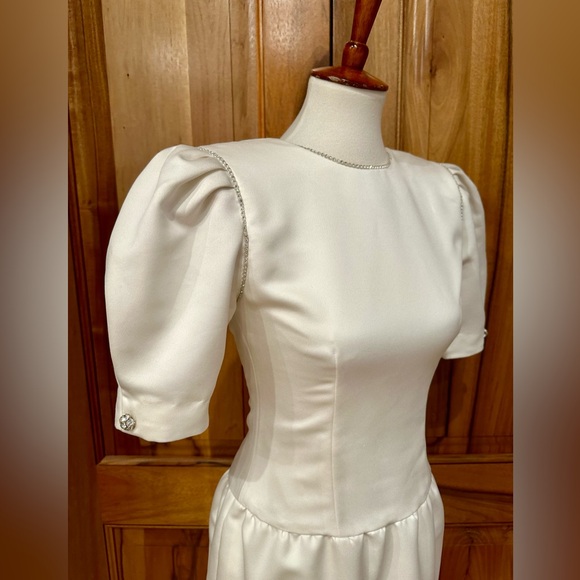 A.J. Bari - VTG 80s Structured White Satin Formal Dress/Crystal Trim - EUC 4 - Picture 12 of 17